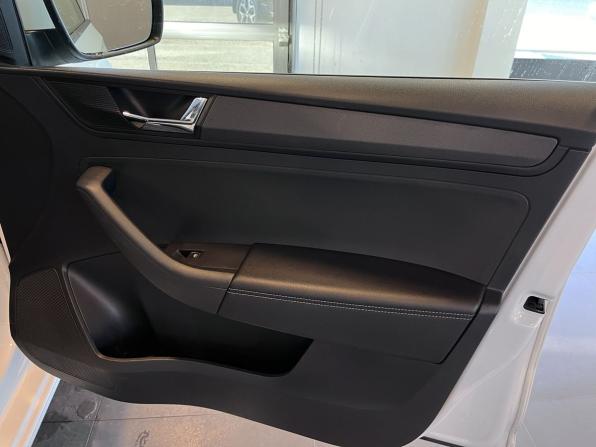 Skoda Rapid II с пробегом 2021 года, цена 1 720 000 рублей, 94326 км, лифтбек, Автокод Объявления
