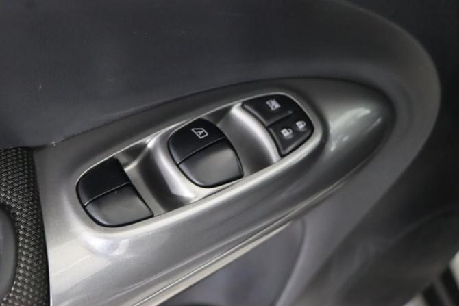 Nissan Juke I с пробегом 2012 года, цена 1 029 990 рублей, 142728 км, внедорожник, Автокод Объявления