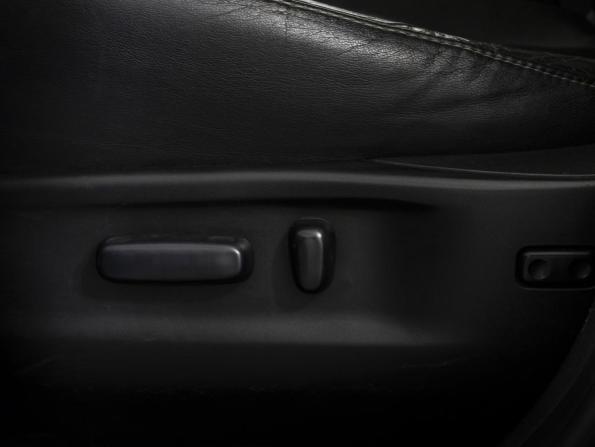 Toyota Venza I Рестайлинг с пробегом 2013 года, цена 1 819 000 рублей, 227106 км, внедорожник, Автокод Объявления