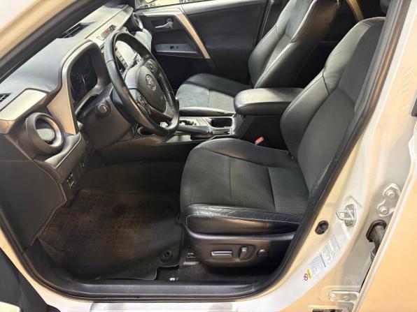 Toyota RAV4 IV (XA40) Рестайлинг с пробегом 2017 года, цена 2 420 000 рублей, 117500 км, внедорожник, Автокод Объявления