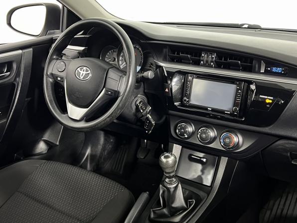 Toyota Corolla XI (E160 E170 E180) с пробегом 2014 года, цена 1 375 000 рублей, 155000 км, седан, Автокод Объявления