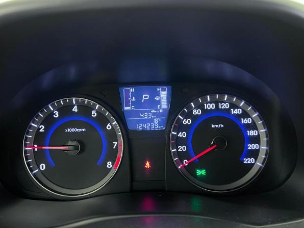 Hyundai Solaris I Рестайлинг с пробегом 2015 года, цена 1 151 000 рублей, 124238 км, седан, Автокод Объявления
