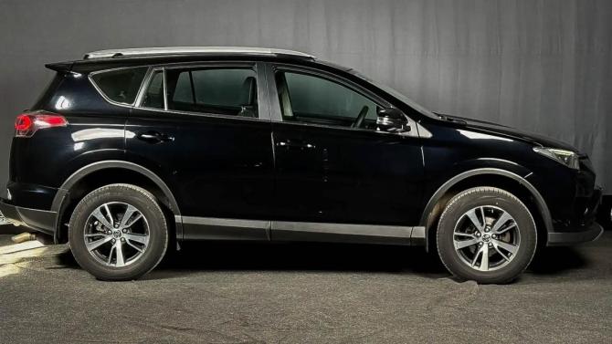 Toyota RAV4 IV (XA40) Рестайлинг с пробегом 2017 года, цена 2 230 000 рублей, 127516 км, внедорожник, Автокод Объявления