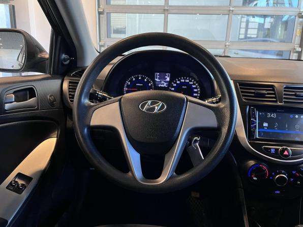 Hyundai Solaris I Рестайлинг с пробегом 2016 года, цена 900 000 рублей, 124834 км, хэтчбек, Автокод Объявления
