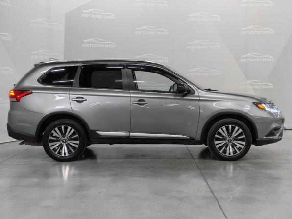 Mitsubishi Outlander III Рестайлинг 3 с пробегом 2019 года, цена 2 200 000 рублей, 174066 км, внедорожник, Автокод Объявления