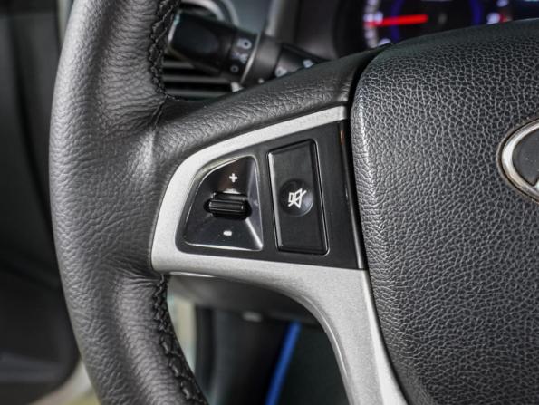 Hyundai Solaris I с пробегом 2012 года, цена 799 000 рублей, 221714 км, седан, Автокод Объявления