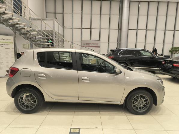 Renault Sandero II Рестайлинг с пробегом 2018 года, цена 834 000 рублей, 91590 км, хэтчбек, Автокод Объявления