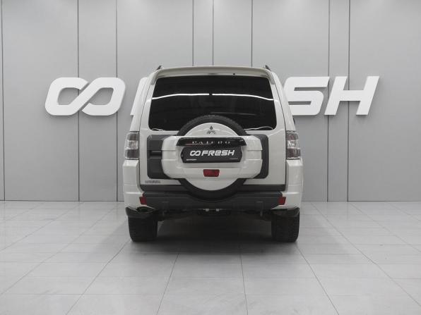 Mitsubishi Pajero IV Рестайлинг 1 с пробегом 2014 года, цена 2 080 000 рублей, 209799 км, внедорожник, Автокод Объявления