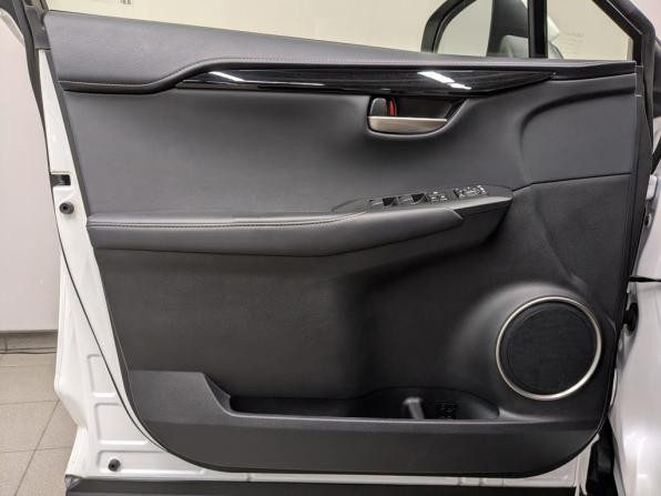 Lexus NX I с пробегом 2015 года, цена 2 490 000 рублей, 92726 км, внедорожник, Автокод Объявления