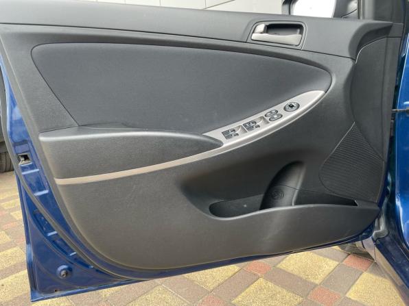 Hyundai Solaris I Рестайлинг с пробегом 2016 года, цена 955 000 рублей, 149260 км, седан, Автокод Объявления