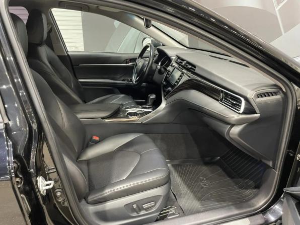 Toyota Camry VIII (XV70) с пробегом 2021 года, цена 2 820 000 рублей, 111772 км, седан, Автокод Объявления