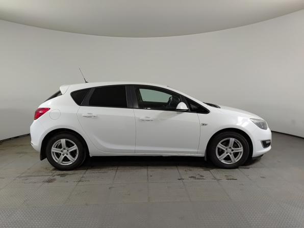 Opel Astra J Рестайлинг с пробегом 2012 года, цена 688 000 рублей, 180079 км, седан, Автокод Объявления