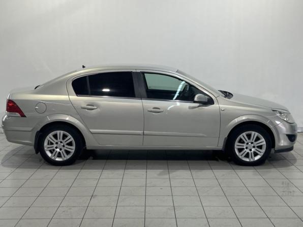 Opel Astra H Рестайлинг с пробегом 2008 года, цена 394 000 рублей, 223898 км, седан, Автокод Объявления