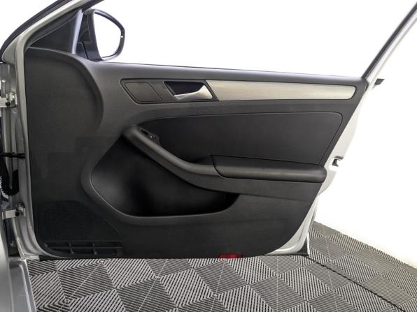 Volkswagen Jetta VI с пробегом 2012 года, цена 995 000 рублей, 184382 км, седан, Автокод Объявления