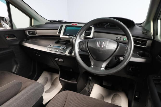 Honda Freed I Рестайлинг 2 с пробегом 2015 года, цена 1 189 000 рублей, 148800 км, компактвэн, Автокод Объявления