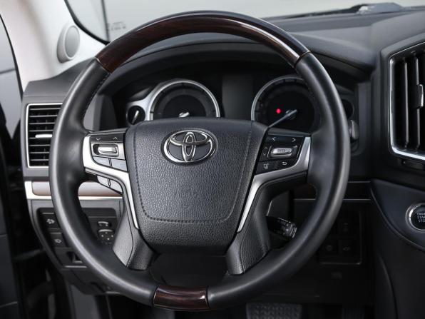 Toyota Land Cruiser 200 Series Рестайлинг 2 с пробегом 2018 года, цена 5 298 000 рублей, 261815 км, внедорожник, Автокод Объявления