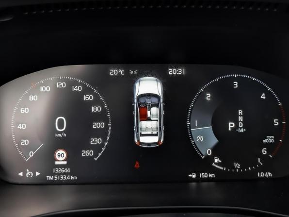 Volvo XC40 I с пробегом 2018 года, цена 2 590 000 рублей, 132629 км, внедорожник, Автокод Объявления