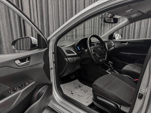Hyundai Solaris II с пробегом 2019 года, цена 960 000 рублей, 154700 км, седан, Автокод Объявления