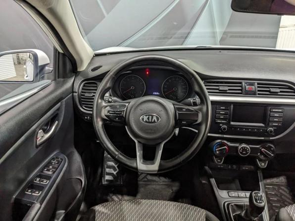 Kia Rio IV с пробегом 2018 года, цена 1 010 000 рублей, 137622 км, седан, Автокод Объявления