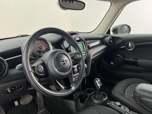 Mini Hatch III (F55/F56) Рестайлинг с пробегом 2019 года, цена 1 800 000 рублей, 46360 км, хэтчбек, Автокод Объявления