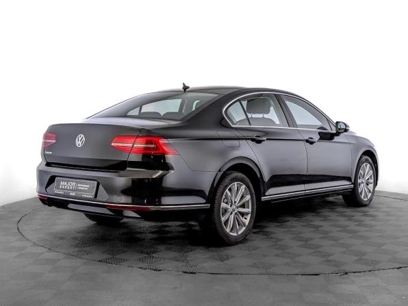 Volkswagen Passat B8 с пробегом 2018 года, цена 2 645 000 рублей, 66799 км, седан, Автокод Объявления