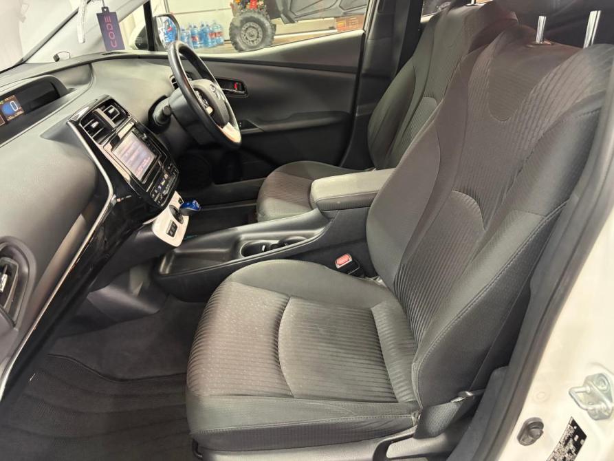 Toyota Prius IV (XW50) Краснодар  - изображение 15