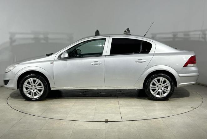 Opel Astra H Рестайлинг с пробегом 2013 года, цена 340 000 рублей, 322000 км, седан, Автокод Объявления