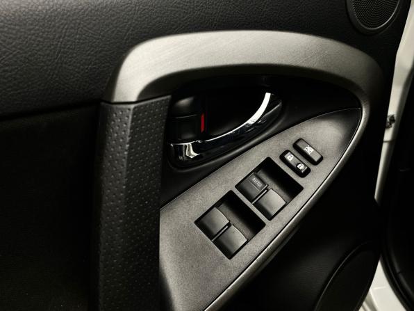 Toyota RAV4 III (XA30) Рестайлинг с пробегом 2012 года, цена 1 429 000 рублей, 140990 км, внедорожник, Автокод Объявления