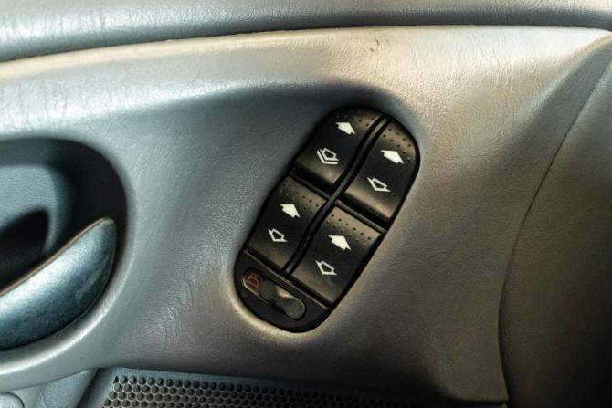 Ford Focus I (North America) с пробегом 2003 года, цена 279 000 рублей, 213005 км, седан, Автокод Объявления