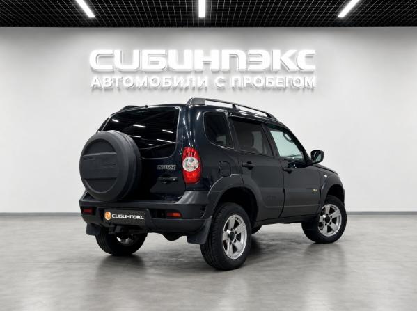 Chevrolet Niva I Рестайлинг с пробегом 2017 года, цена 689 500 рублей, 177500 км, внедорожник, Автокод Объявления