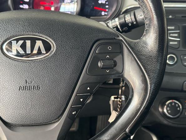 Kia Ceed II Рестайлинг с пробегом 2016 года, цена 960 000 рублей, 172800 км, хэтчбек, Автокод Объявления