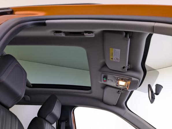Peugeot 2008 II Рестайлинг с пробегом 2023 года, цена 2 250 000 рублей, 4718 км, внедорожник, Автокод Объявления