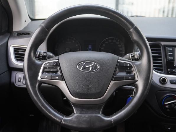 Hyundai Solaris II с пробегом 2018 года, цена 1 263 000 рублей, 127012 км, седан, Автокод Объявления