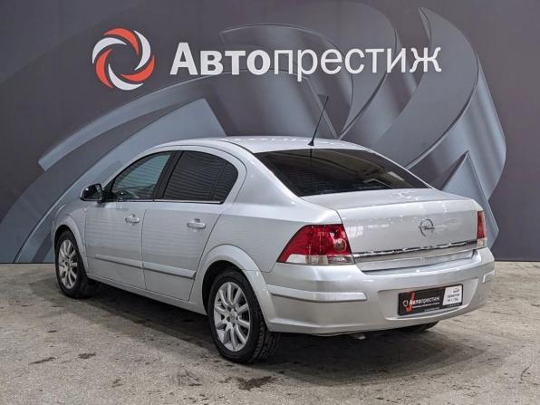 Opel Astra H Рестайлинг с пробегом 2009 года, цена 500 000 рублей, 209481 км, седан, Автокод Объявления