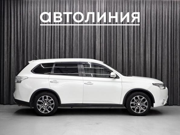 Mitsubishi Outlander III Рестайлинг с пробегом 2014 года, цена 1 570 000 рублей, 167000 км, внедорожник, Автокод Объявления