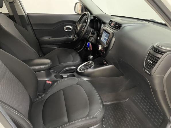 Kia Soul II Рестайлинг с пробегом 2018 года, цена 1 679 000 рублей, 40198 км, хэтчбек, Автокод Объявления