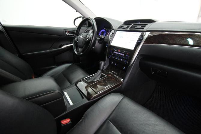 Toyota Camry VII (XV50) Рестайлинг 2 с пробегом 2018 года, цена 2 250 000 рублей, 210000 км, седан, Автокод Объявления