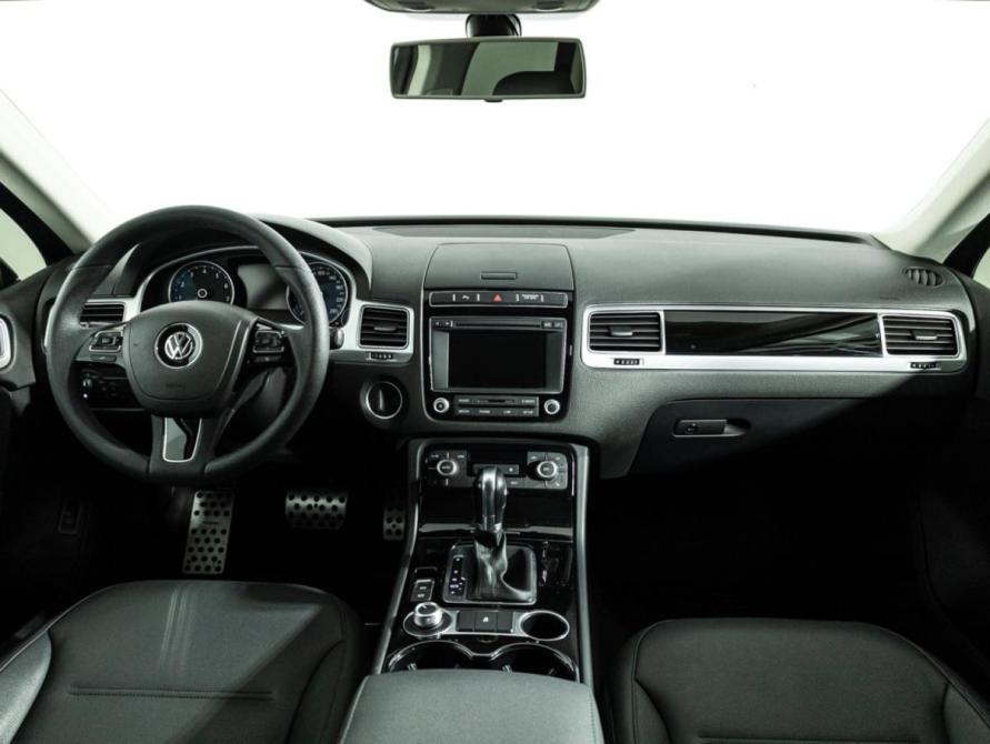 Volkswagen Touareg II Рестайлинг Санкт-Петербург  - изображение 13