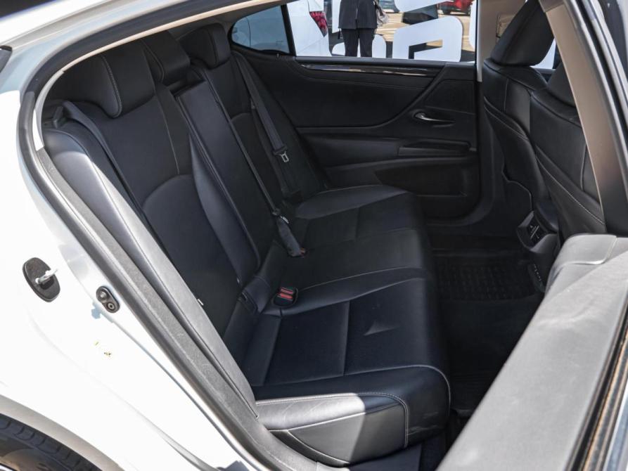 Lexus ES VII Краснодар  - изображение 7