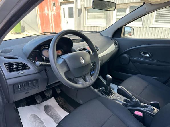 Renault Fluence I Рестайлинг с пробегом 2014 года, цена 829 000 рублей, 103000 км, седан, Автокод Объявления