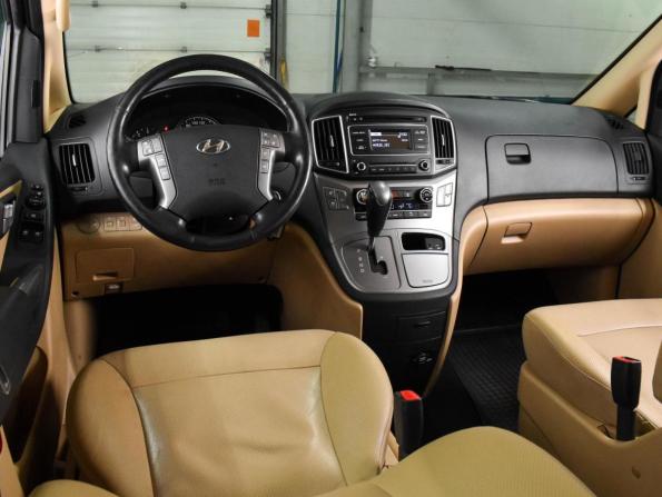 Hyundai H-1 II Рестайлинг 2 с пробегом 2021 года, цена 3 400 000 рублей, 129149 км, минивэн, Автокод Объявления