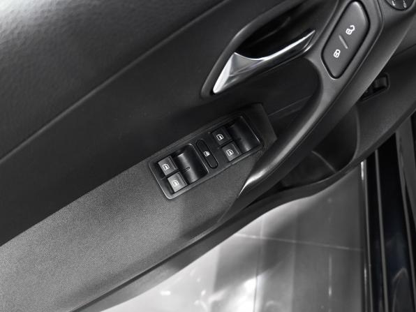 Volkswagen Polo V с пробегом 2011 года, цена 895 000 рублей, 186248 км, седан, Автокод Объявления
