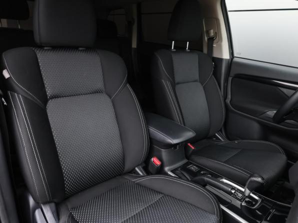 Mitsubishi Outlander III Рестайлинг 3 с пробегом 2022 года, цена 2 198 000 рублей, 122985 км, внедорожник, Автокод Объявления