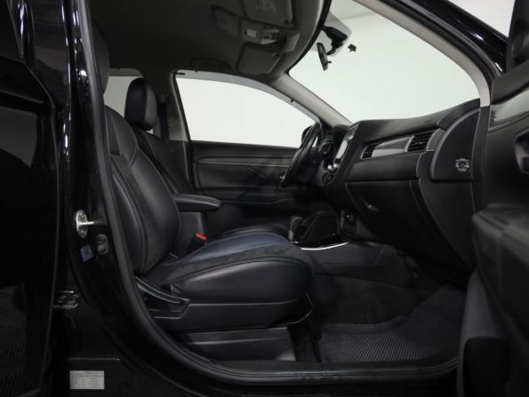 Mitsubishi Outlander III Рестайлинг 3 с пробегом 2022 года, цена 2 589 000 рублей, 99958 км, внедорожник, Автокод Объявления