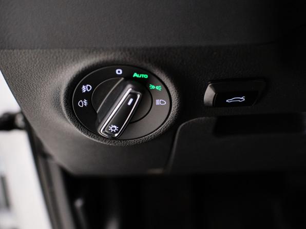 Skoda Karoq I с пробегом 2022 года, цена 2 821 000 рублей, 47176 км, внедорожник, Автокод Объявления
