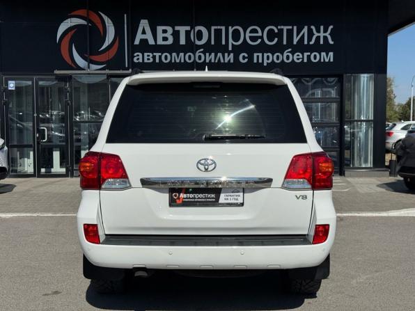 Toyota Land Cruiser 200 Series Рестайлинг 1 с пробегом 2013 года, цена 3 299 000 рублей, 180605 км, внедорожник, Автокод Объявления