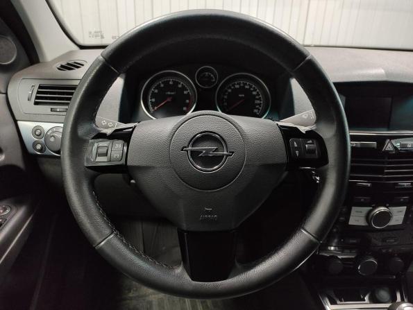 Opel Astra H Рестайлинг с пробегом 2009 года, цена 390 000 рублей, 209991 км, седан, Автокод Объявления
