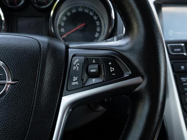 Opel Astra J Рестайлинг с пробегом 2012 года, цена 950 000 рублей, 197127 км, хэтчбек, Автокод Объявления