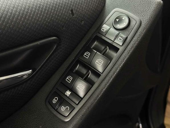 Mercedes-Benz A-Класс II (W169) Рестайлинг с пробегом 2011 года, цена 615 000 рублей, 173578 км, хэтчбек, Автокод Объявления