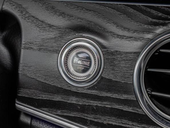 Mercedes-Benz E-Класс V (W213 S213 C238) с пробегом 2016 года, цена 2 835 000 рублей, 184642 км, седан, Автокод Объявления